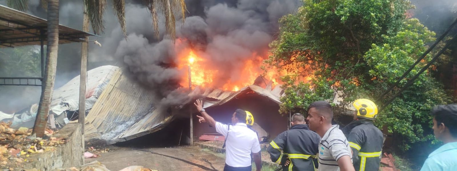 Fire Breaks Out at Factory in Panadura